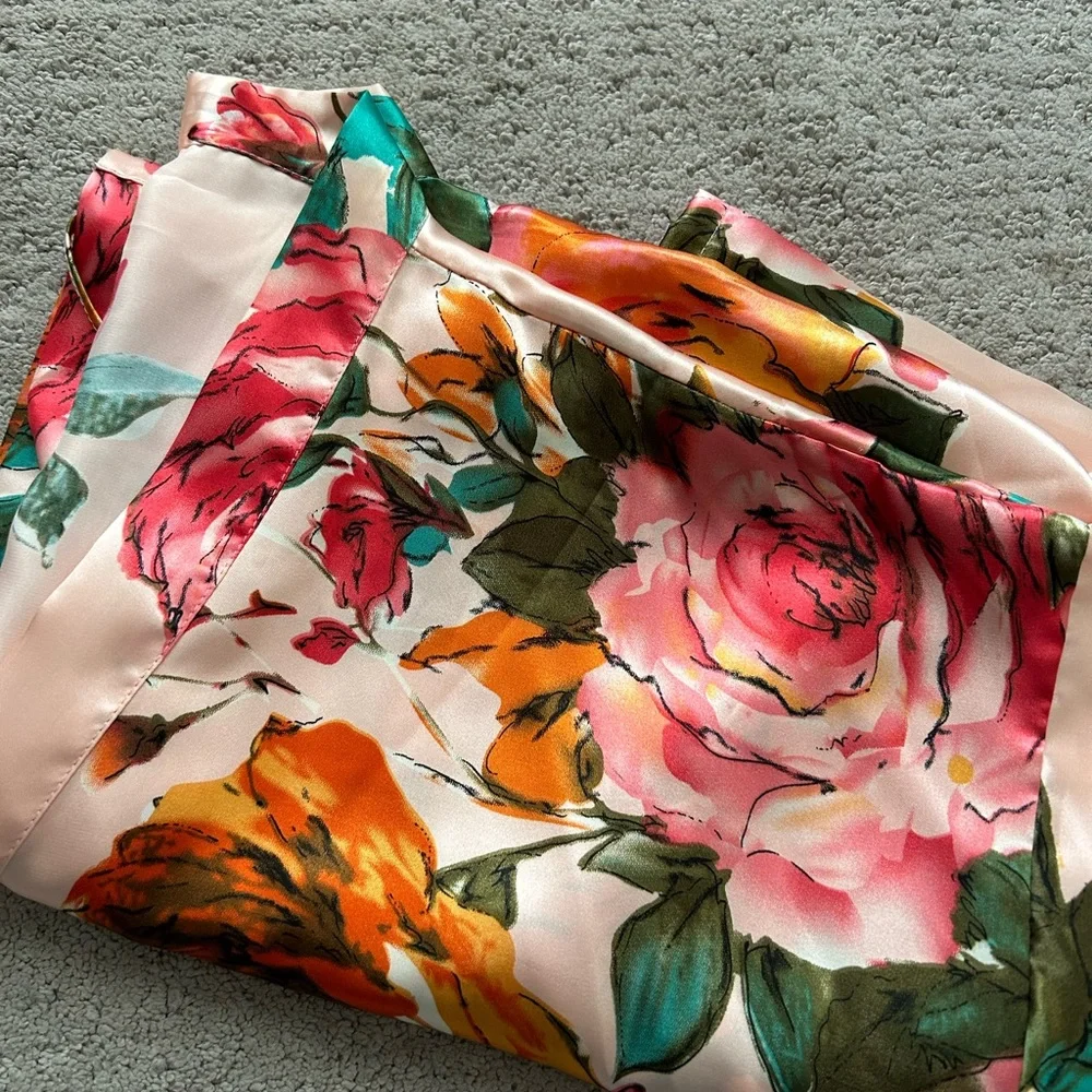 Floral Robe - Picture 2 of 2